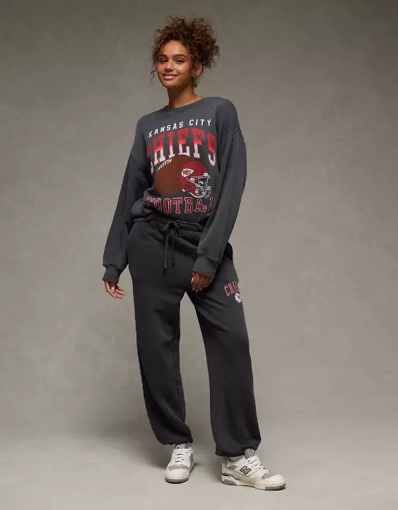 NFL Kansas City Chiefs Graphic Relaxed Fit Sweatshirt - Image 5