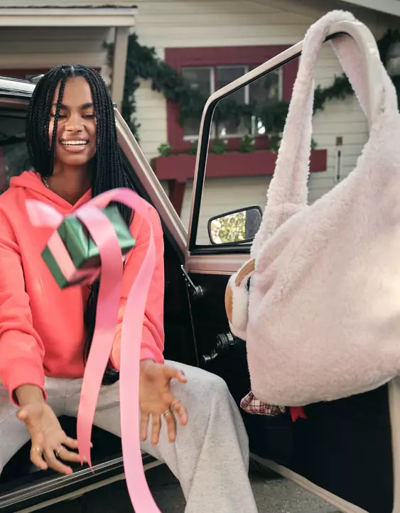 AE Sherpa Slouchy Bag - Image 5