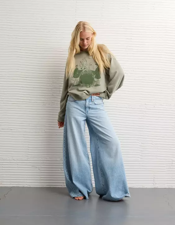 AE Halloween Graphic Sweatshirt - Image 5